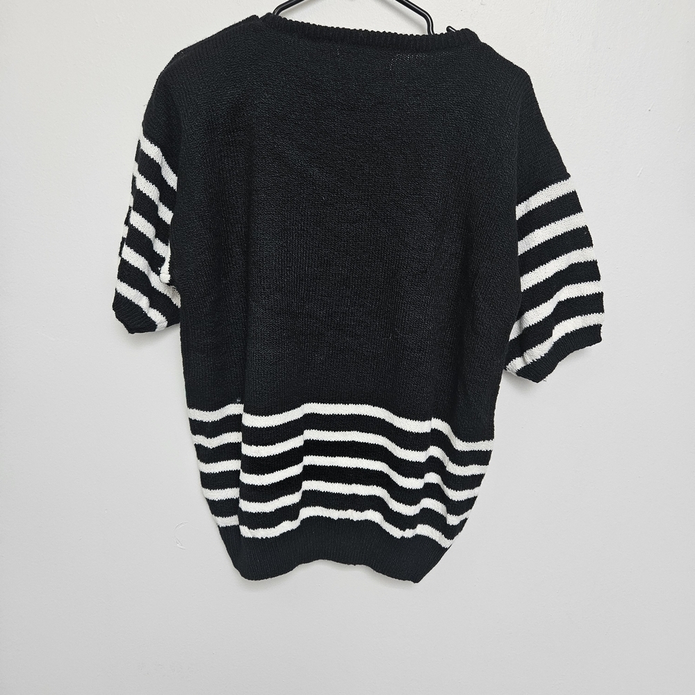 Vintage Fair Set Black and White Sz L Striped Knitted Sweater with Floral Design - Picture 2 of 10